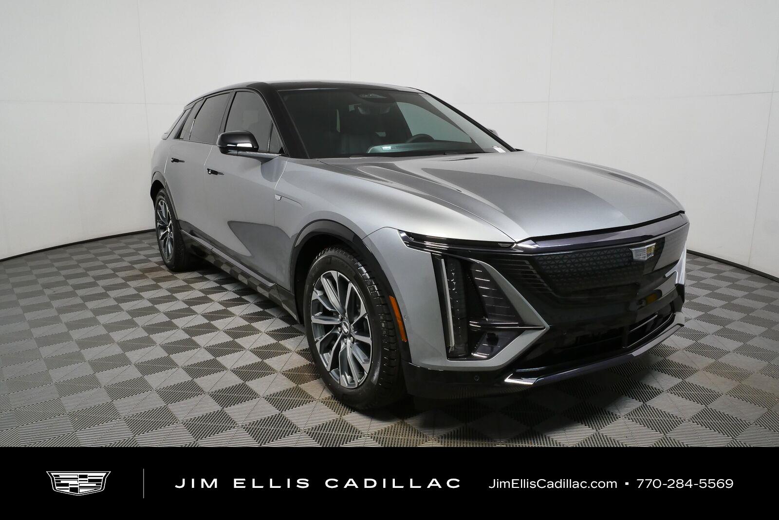 Argent Silver Metallic 2027 Cadillac LYRIQ SUV / Crossover Rear-Wheel Drive Automatic