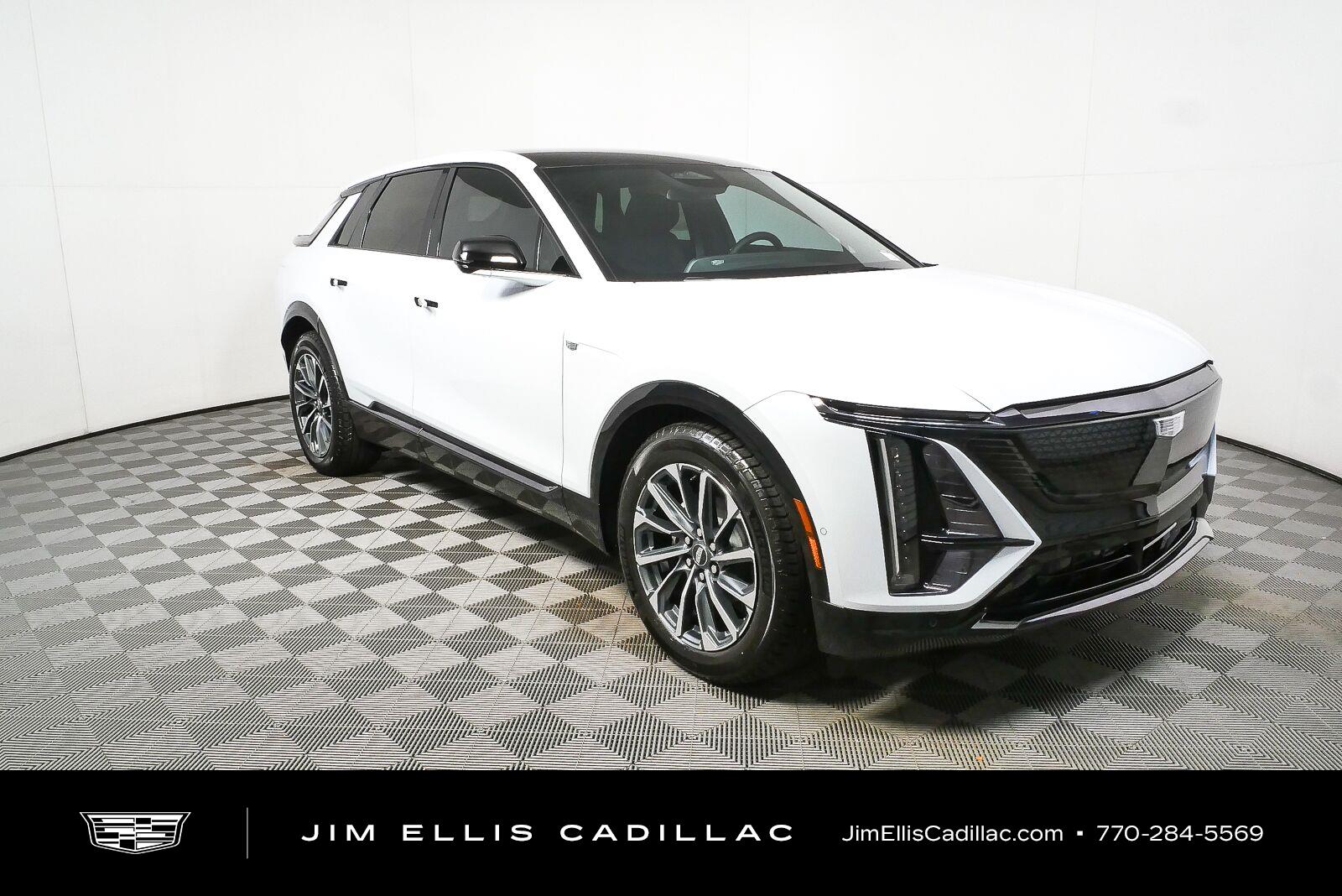 Vibrant White Tricoat 2027 Cadillac LYRIQ SUV / Crossover Rear-Wheel Drive Automatic
