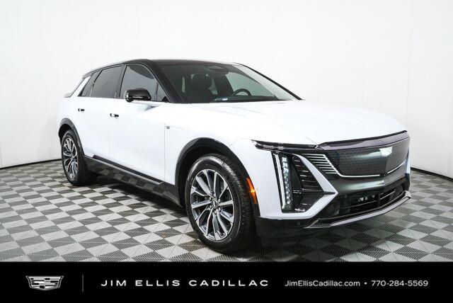 Vibrant White Tricoat 2027 Cadillac LYRIQ SUV / Crossover Rear-Wheel Drive Automatic
