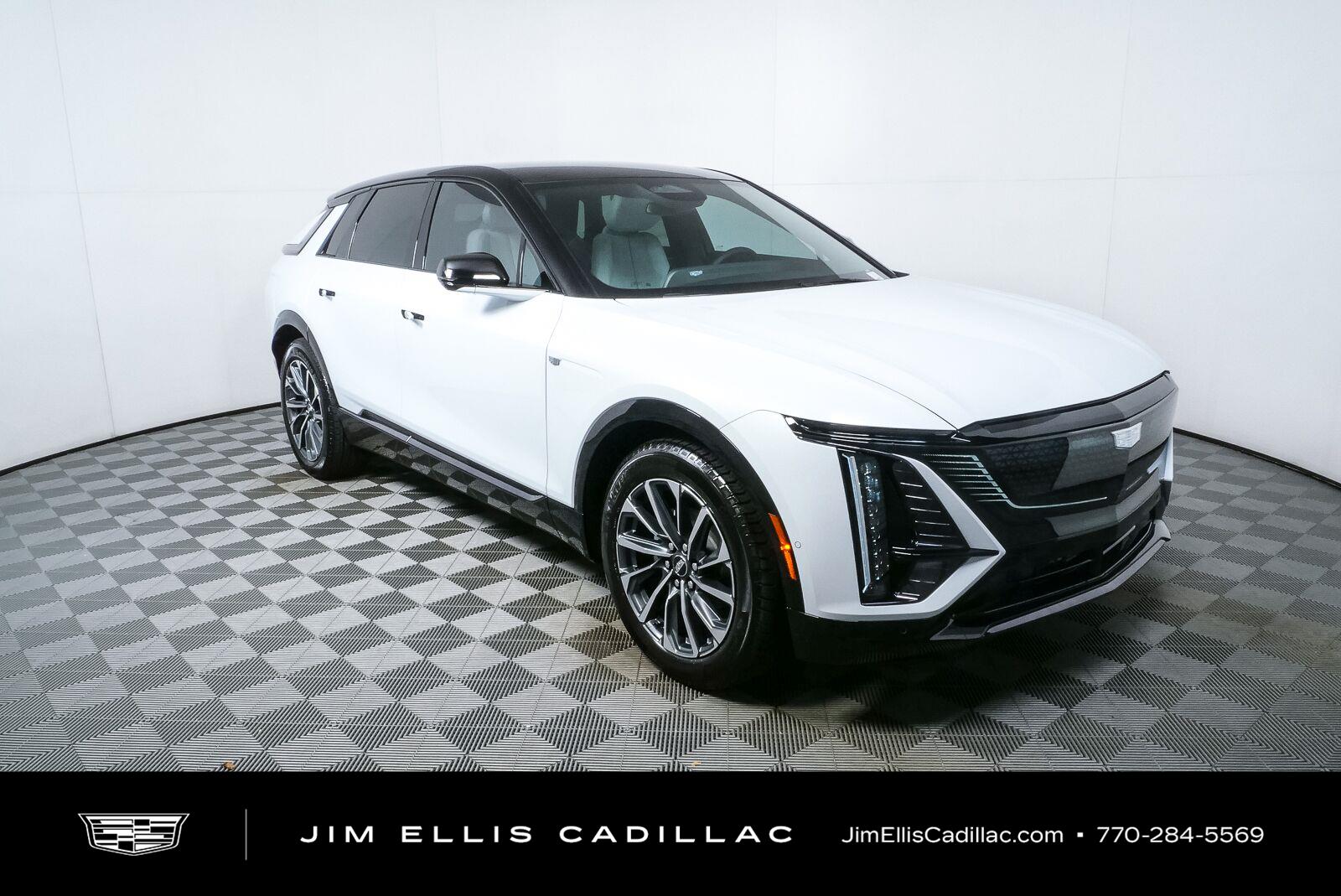 Vibrant White Tricoat 2027 Cadillac LYRIQ SUV / Crossover Rear-Wheel Drive Automatic