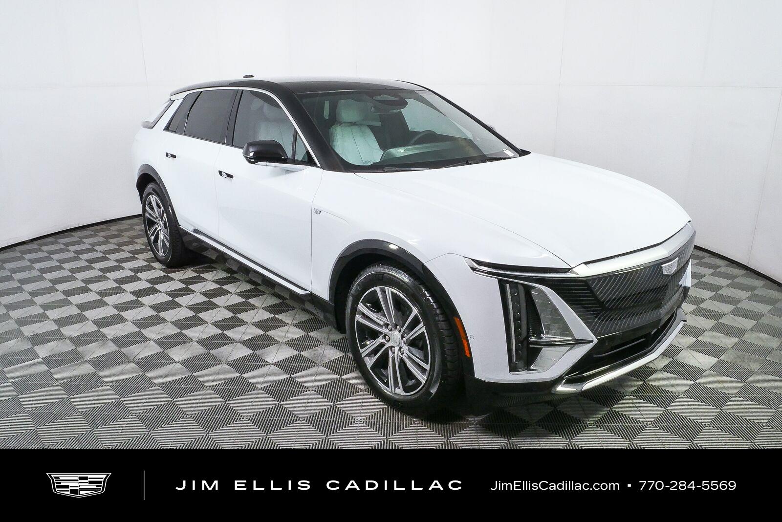Vibrant White Tricoat 2027 Cadillac LYRIQ SUV / Crossover Rear-Wheel Drive Automatic