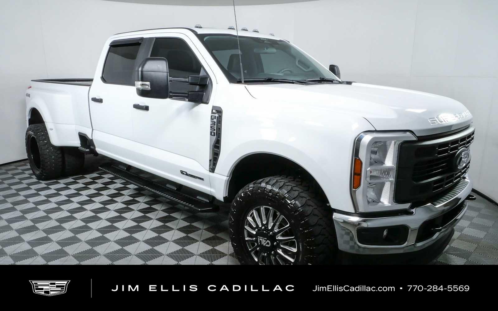 Oxford White 2024 Ford F-350 Super Duty Pickup Truck Four-Wheel Drive Automatic