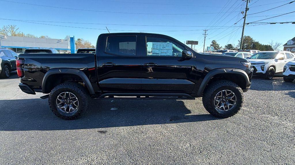 View vehicle photo 4