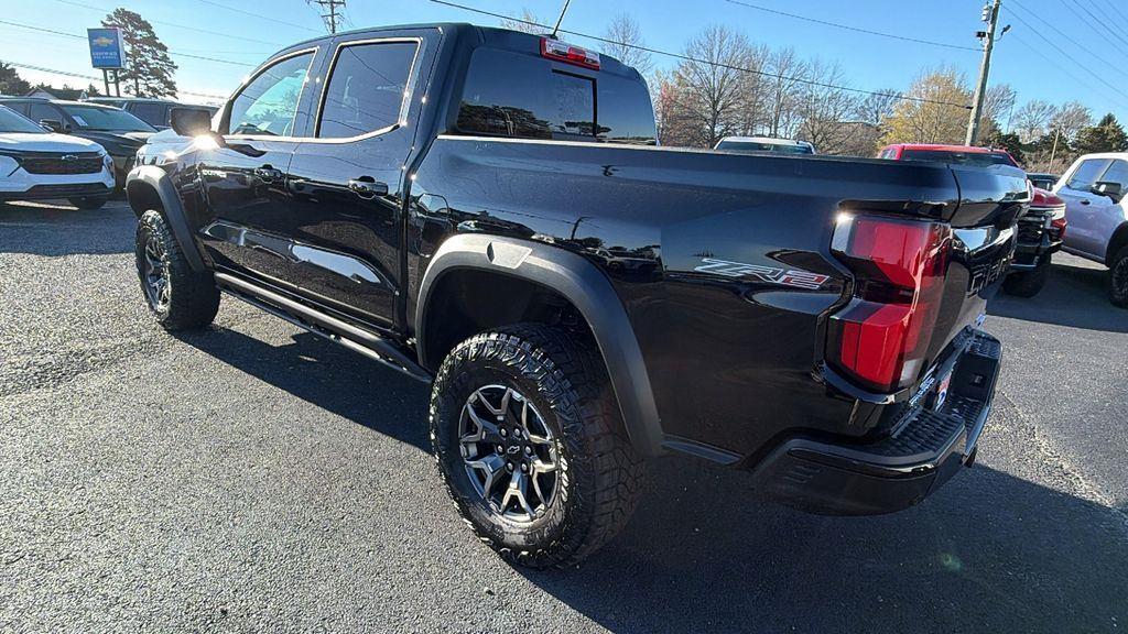 View vehicle photo 7