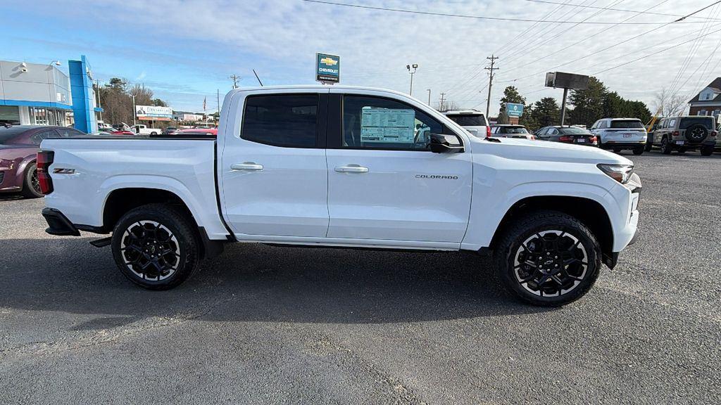 View vehicle photo 4