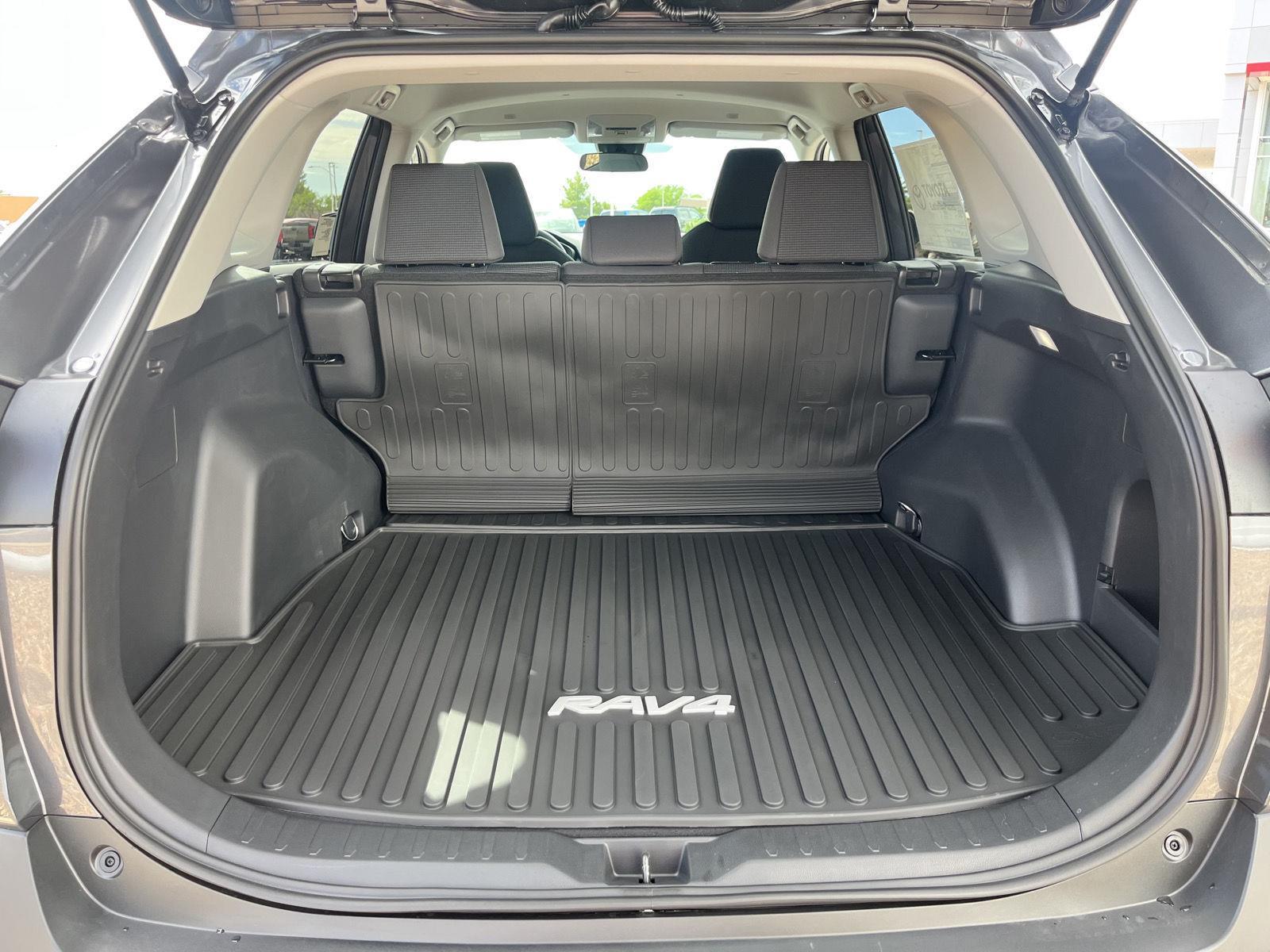 2025 Toyota RAV4 LE photo 11