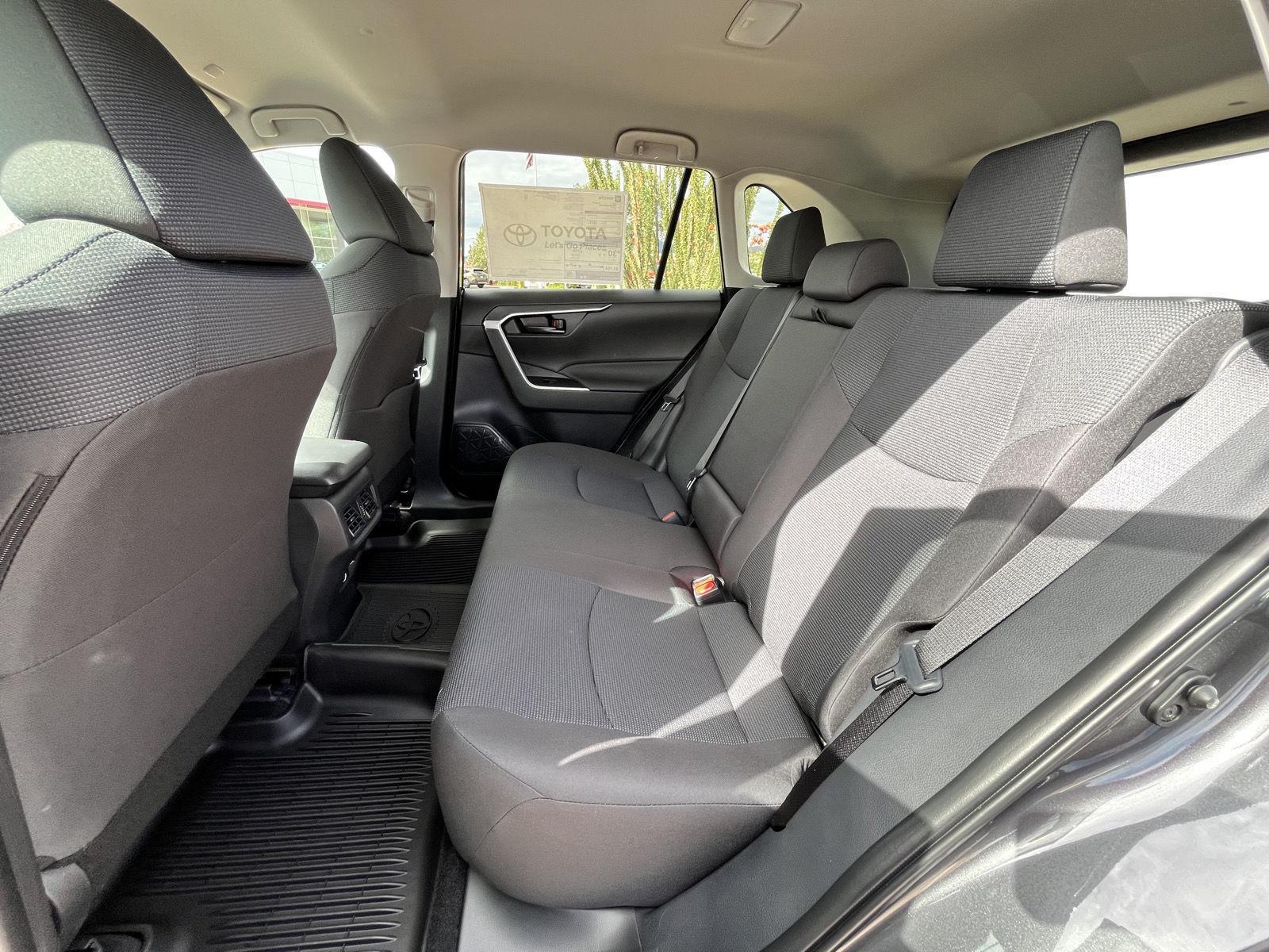 2025 Toyota RAV4 LE photo 16