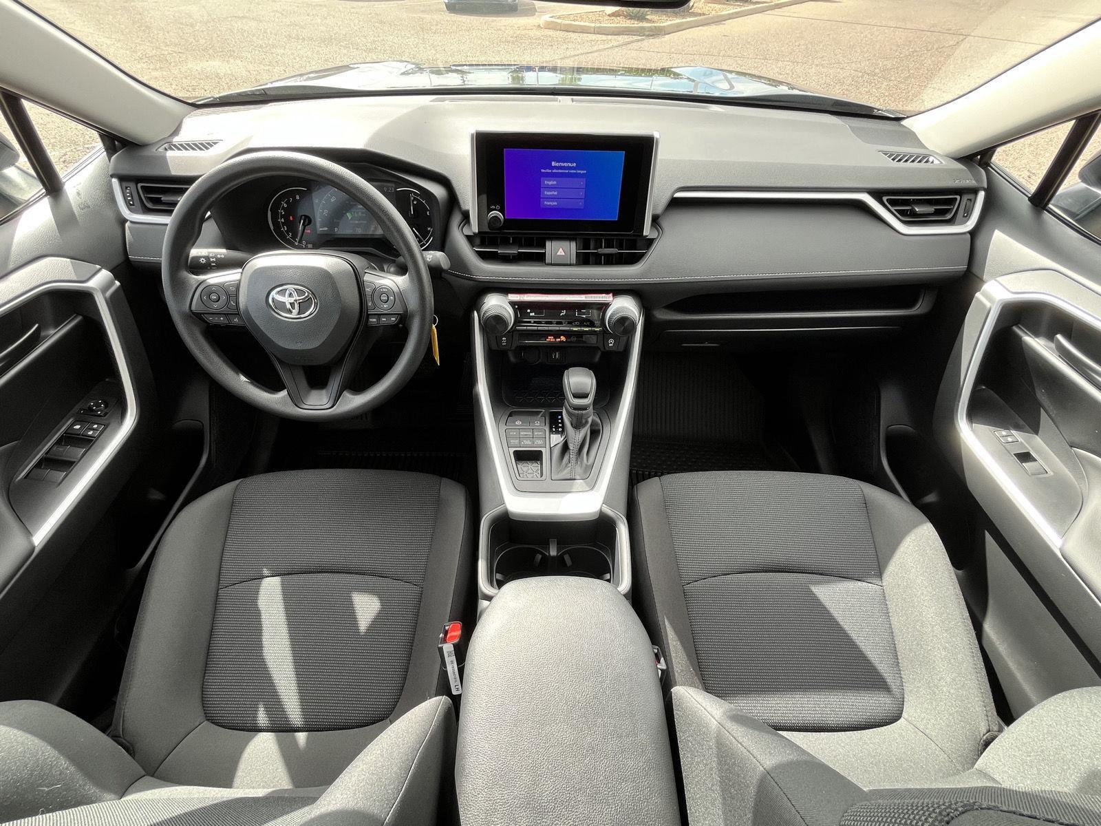 2025 Toyota RAV4 LE photo 21