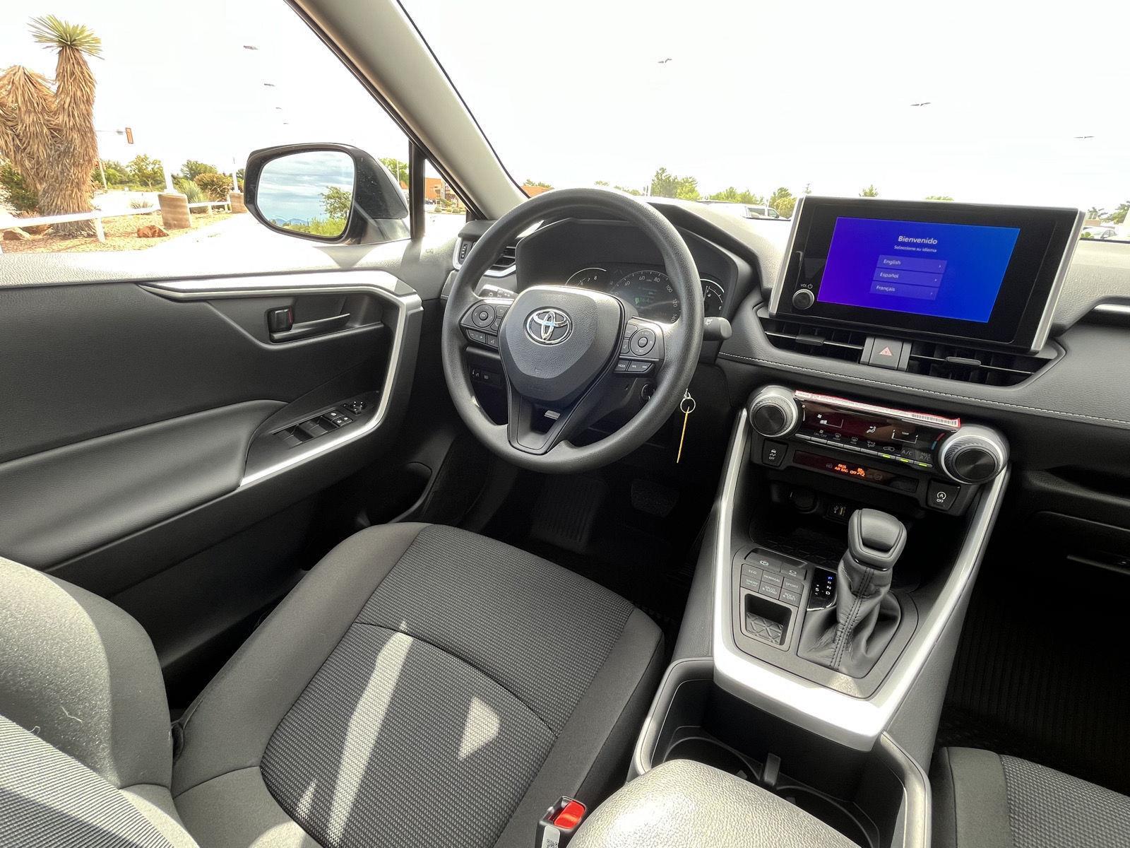 2025 Toyota RAV4 LE photo 22