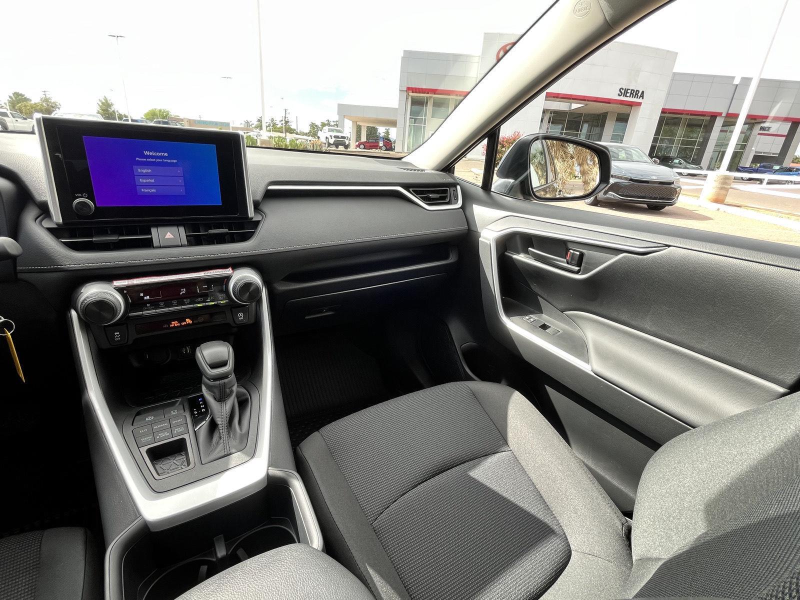 2025 Toyota RAV4 LE photo 23