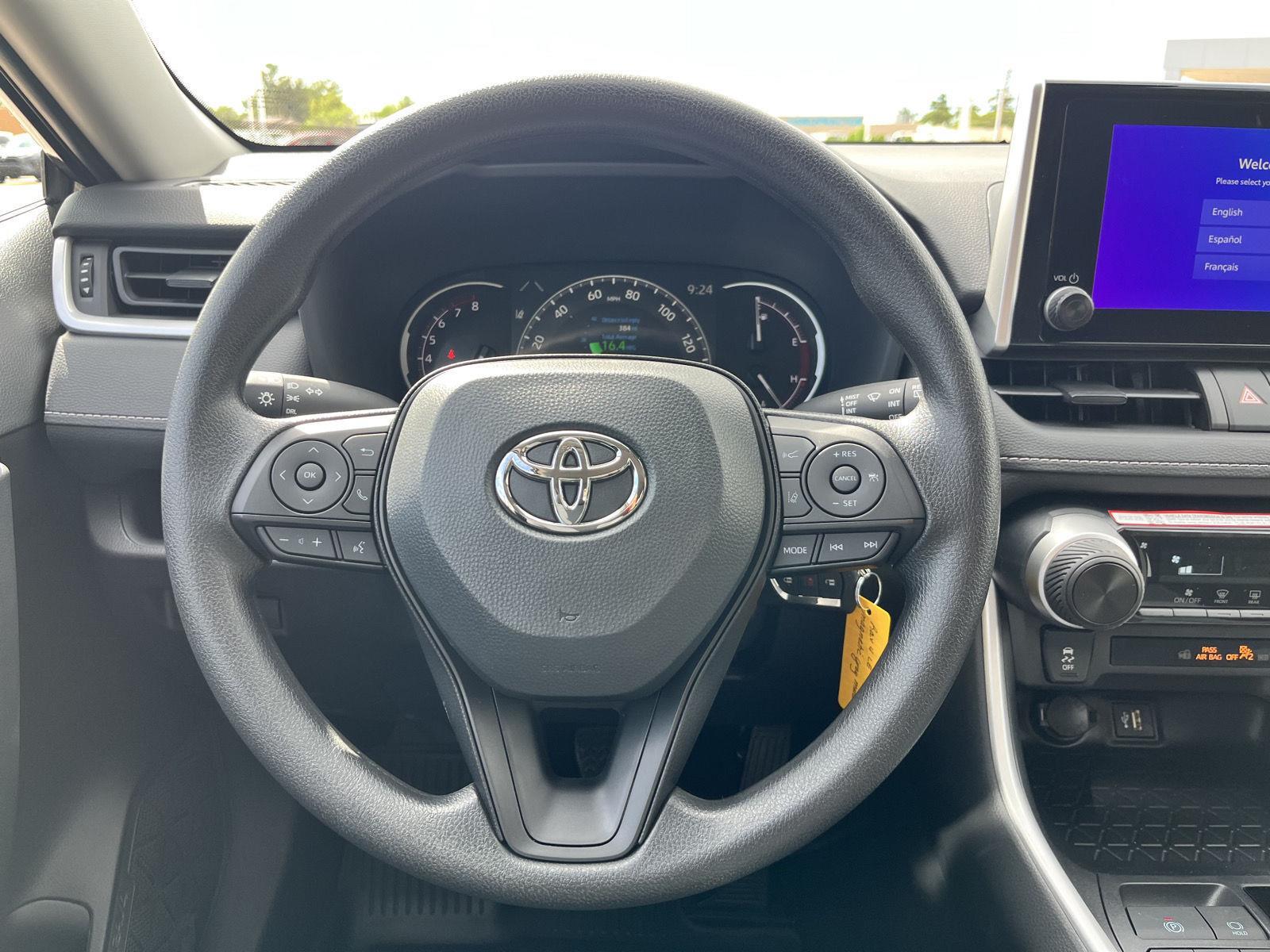 2025 Toyota RAV4 LE photo 25