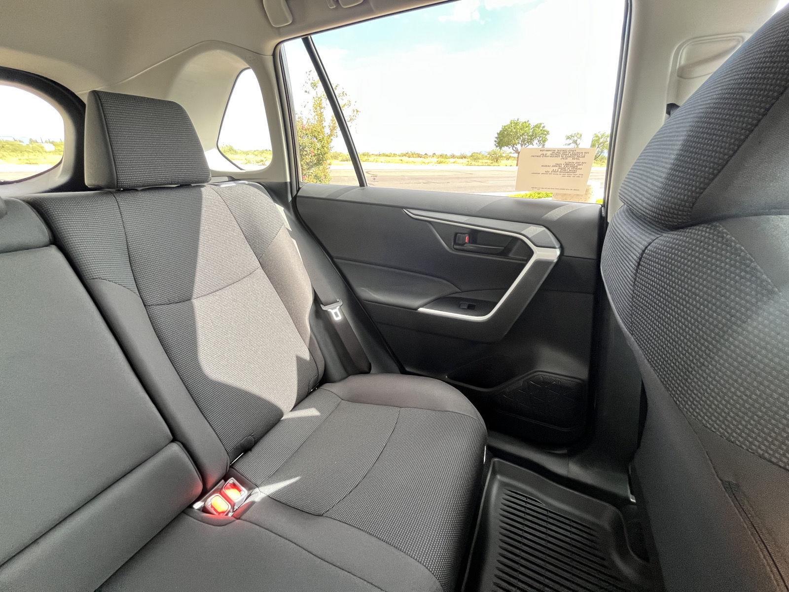 2025 Toyota RAV4 LE photo 31