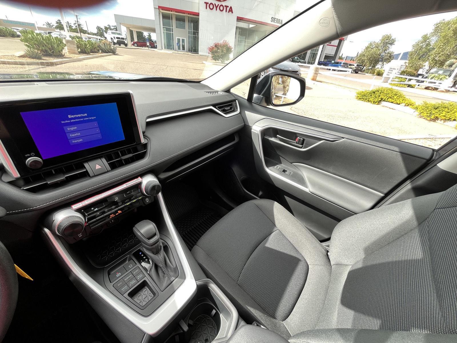 2025 Toyota RAV4 LE photo 34