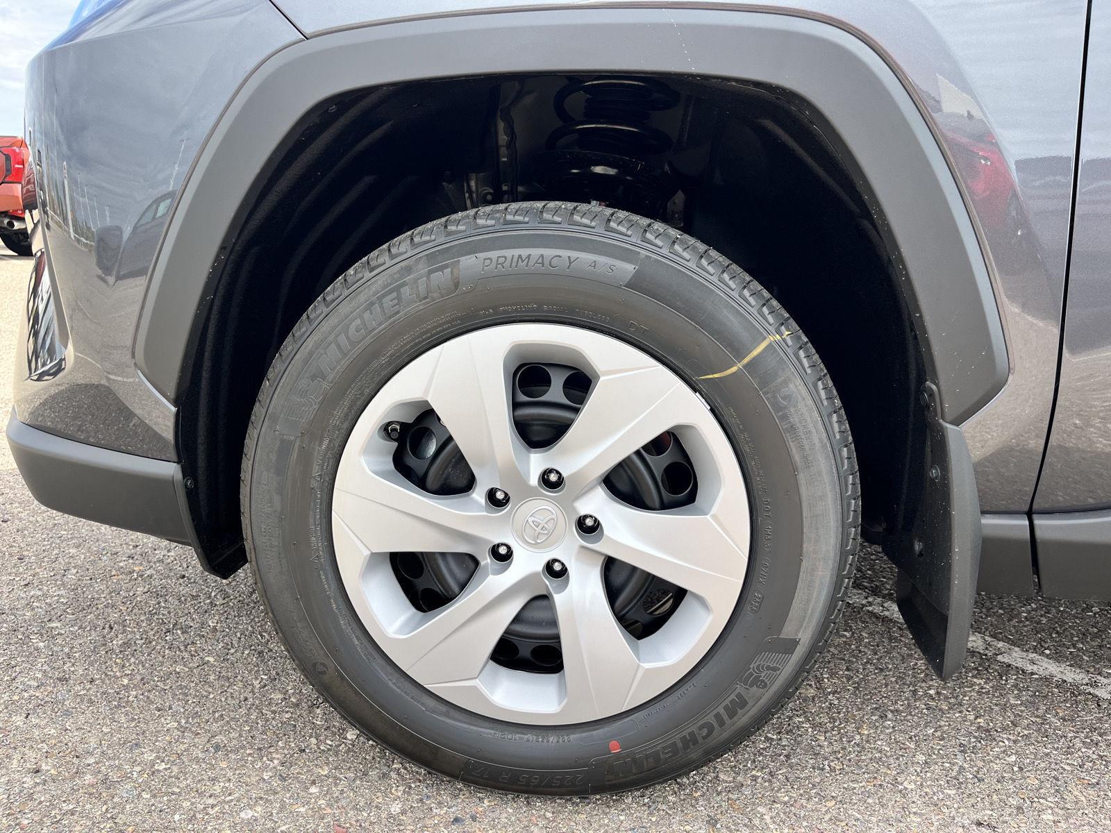 2025 Toyota RAV4 LE photo 39