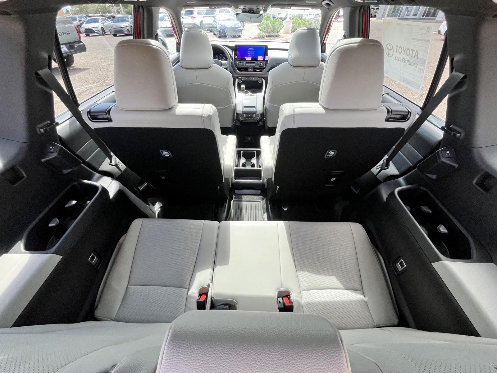 2025 Toyota Grand Highlander Hybrid MAX Platinum photo 14
