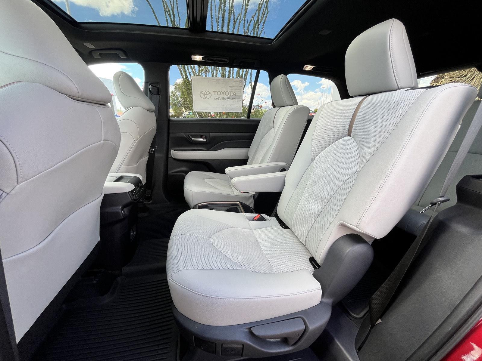 2025 Toyota Grand Highlander Hybrid MAX Platinum photo 19