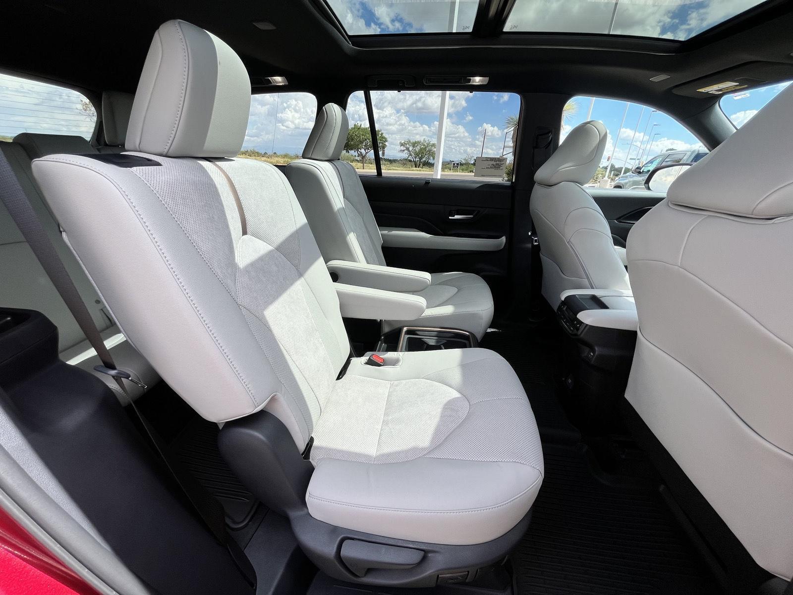 2025 Toyota Grand Highlander Hybrid MAX Platinum photo 23