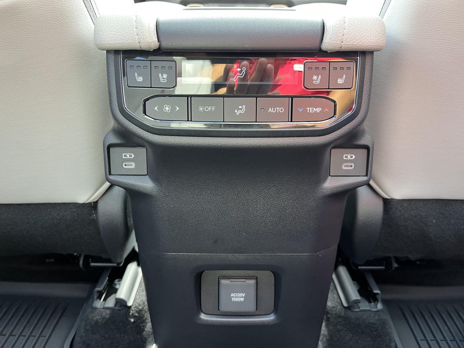 2025 Toyota Grand Highlander Hybrid MAX Platinum photo 24