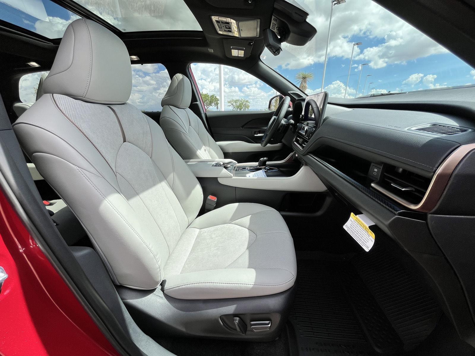 2025 Toyota Grand Highlander Hybrid MAX Platinum photo 34