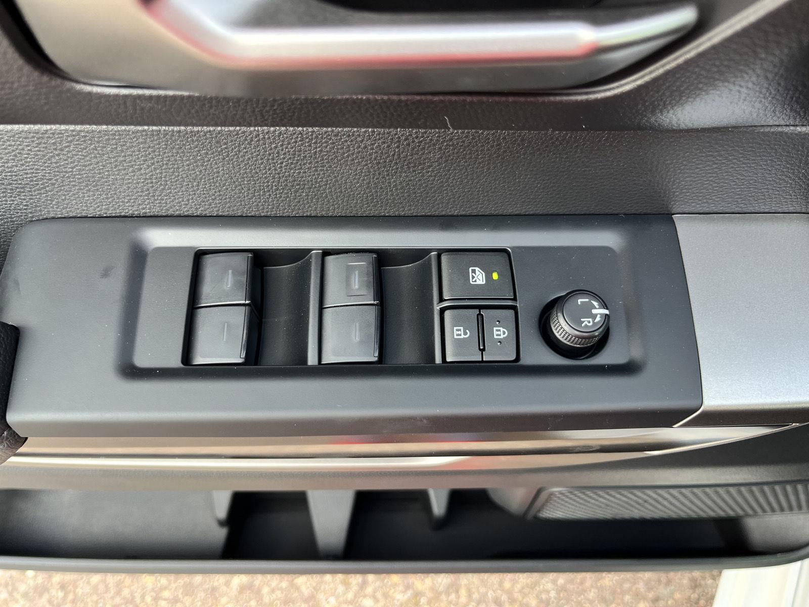 2026 Toyota Tundra SR5 CrewMax photo 15