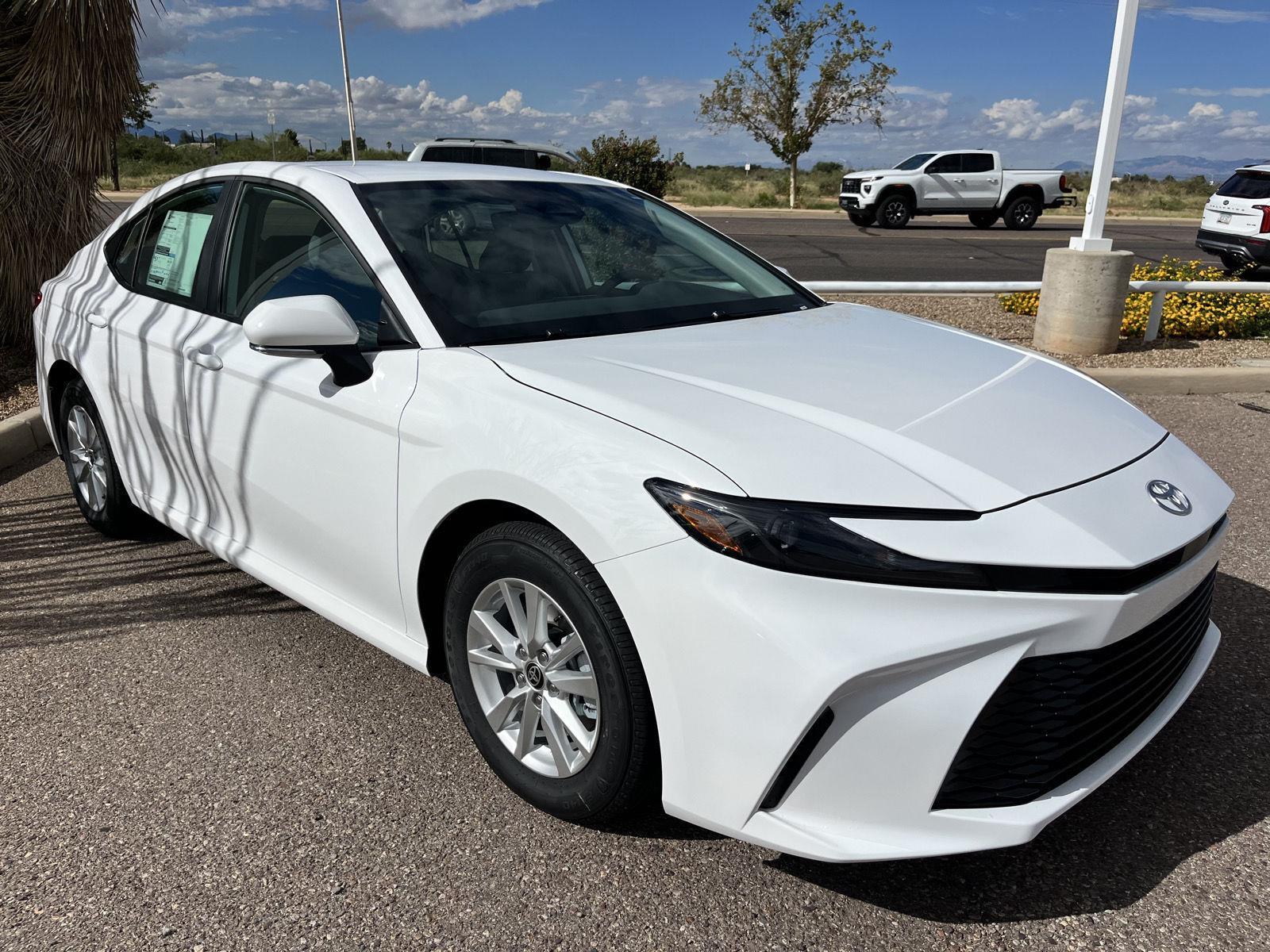 2025 Toyota Camry LE photo 7