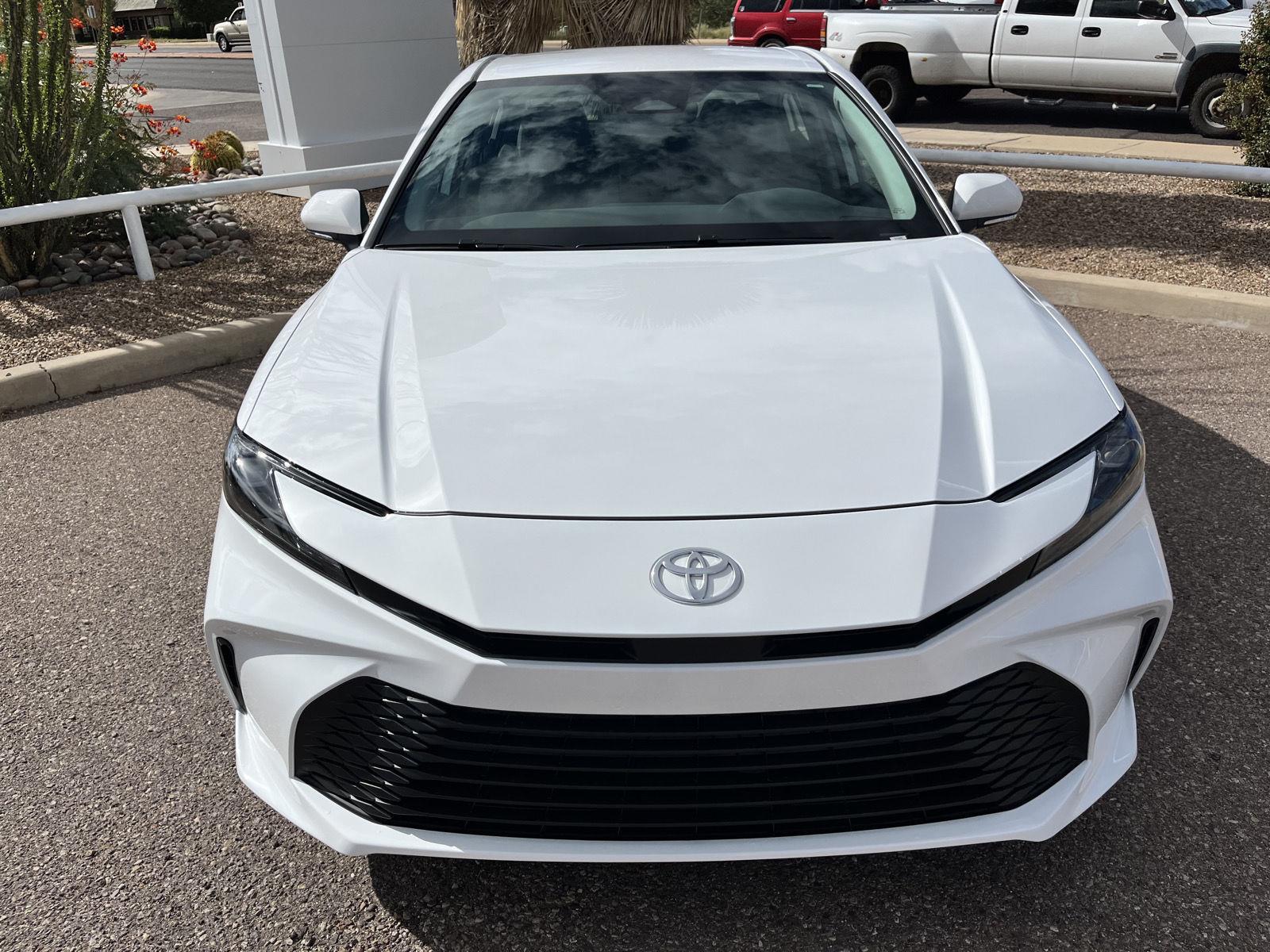 2025 Toyota Camry LE photo 8