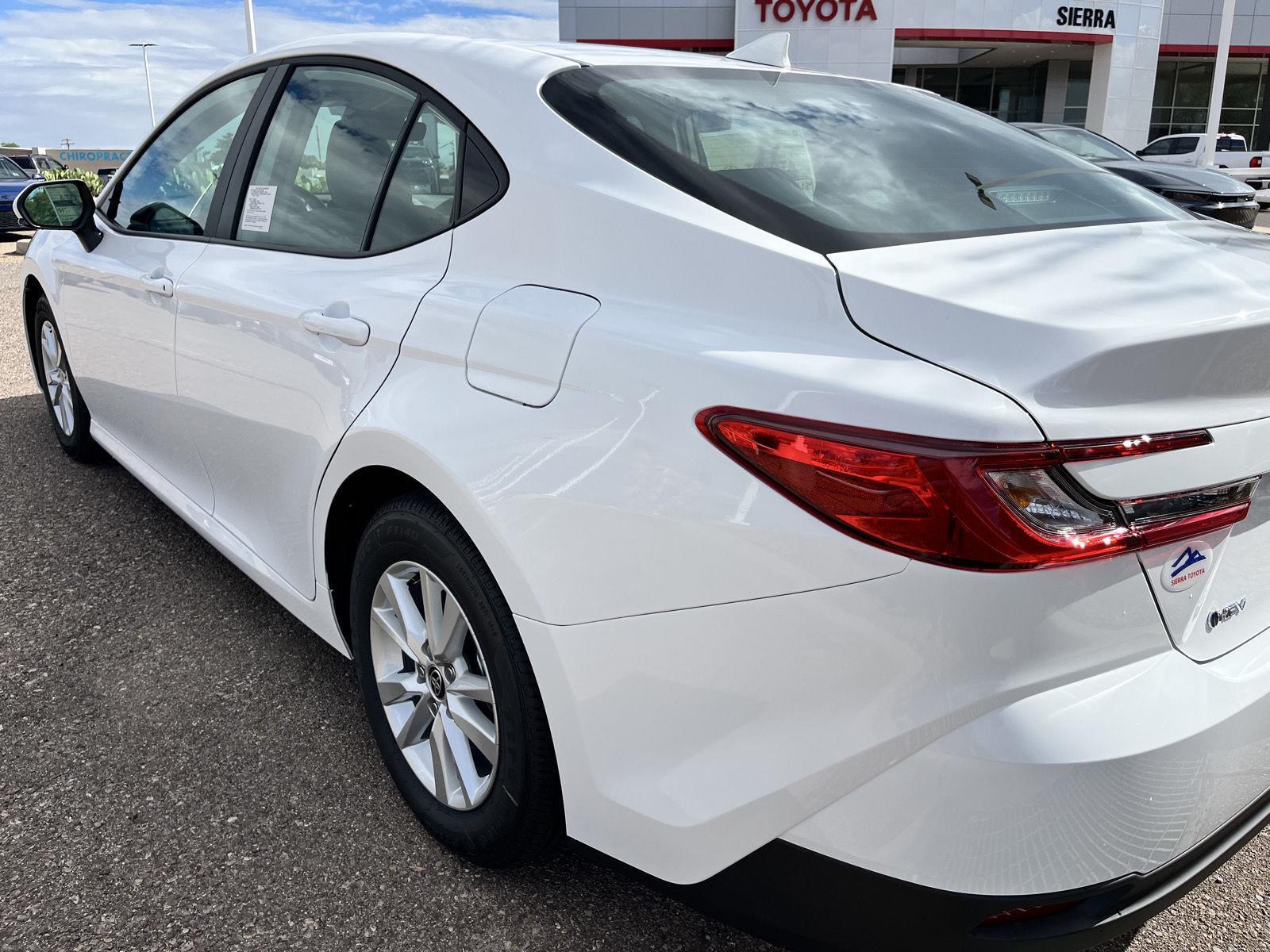 2025 Toyota Camry LE photo 11