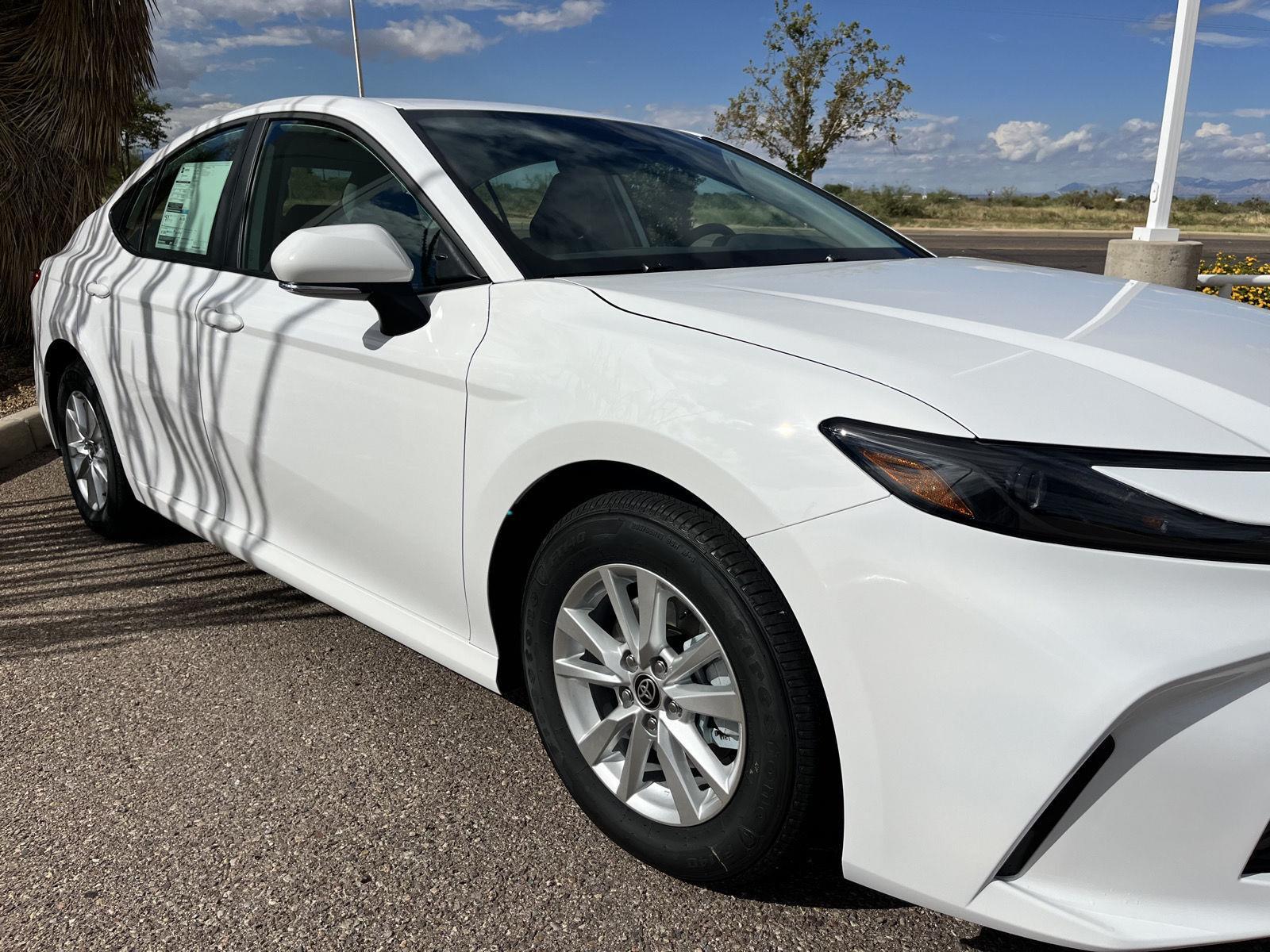 2025 Toyota Camry LE photo 13