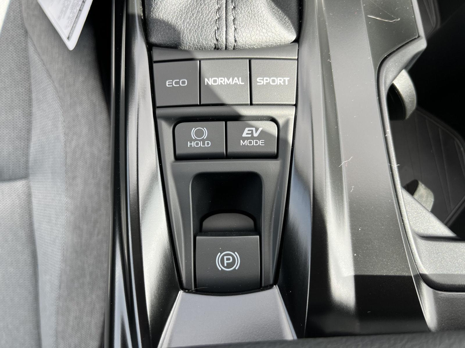 2025 Toyota Camry LE photo 26