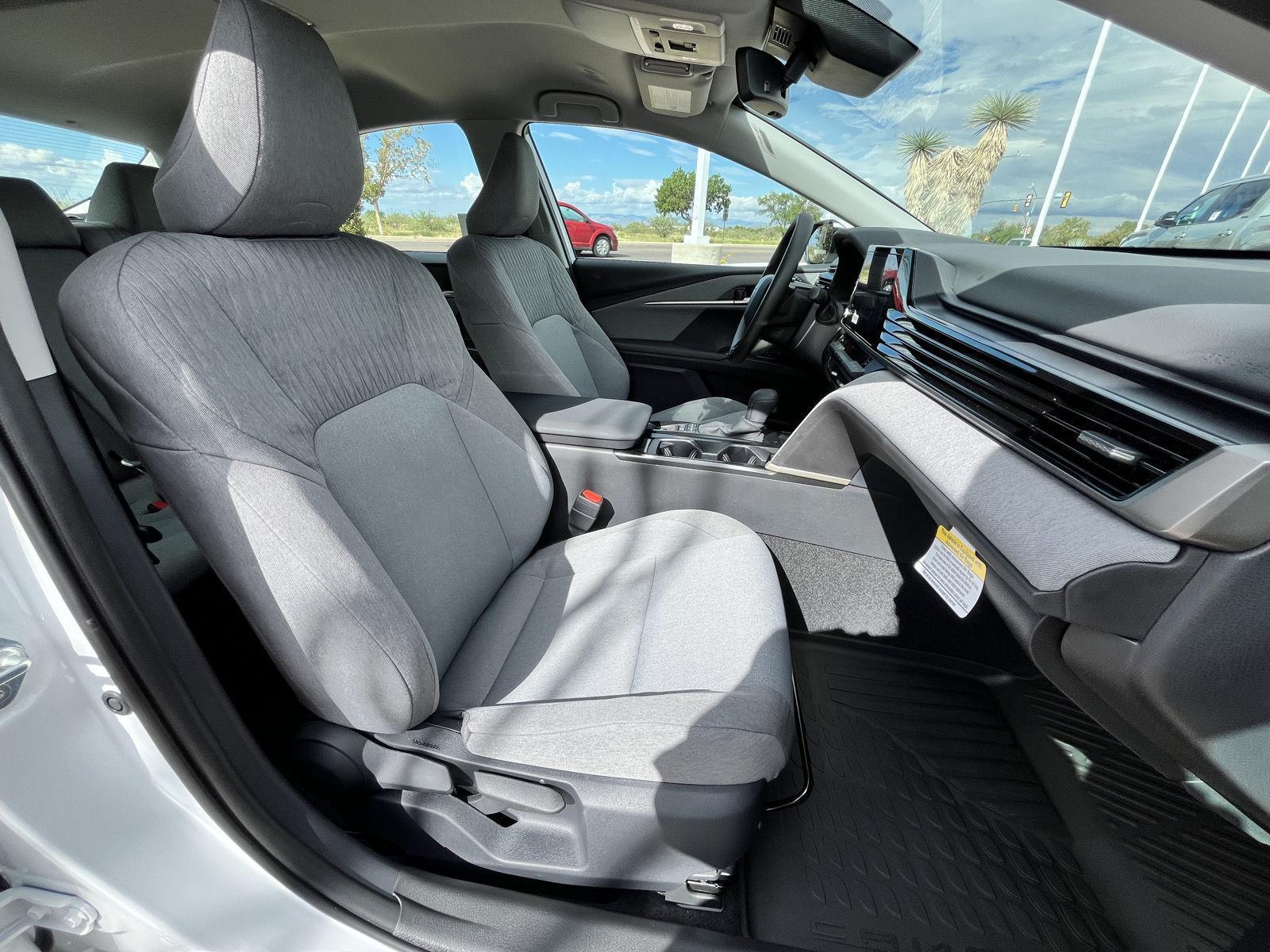 2025 Toyota Camry LE photo 28