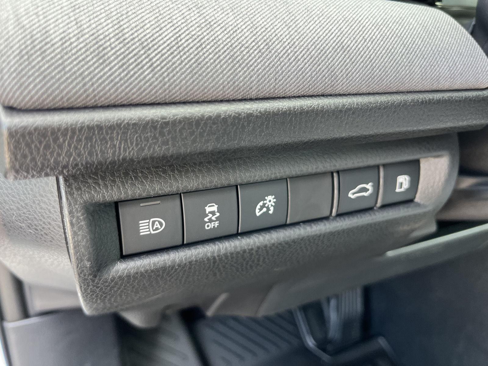 2025 Toyota Camry LE photo 35