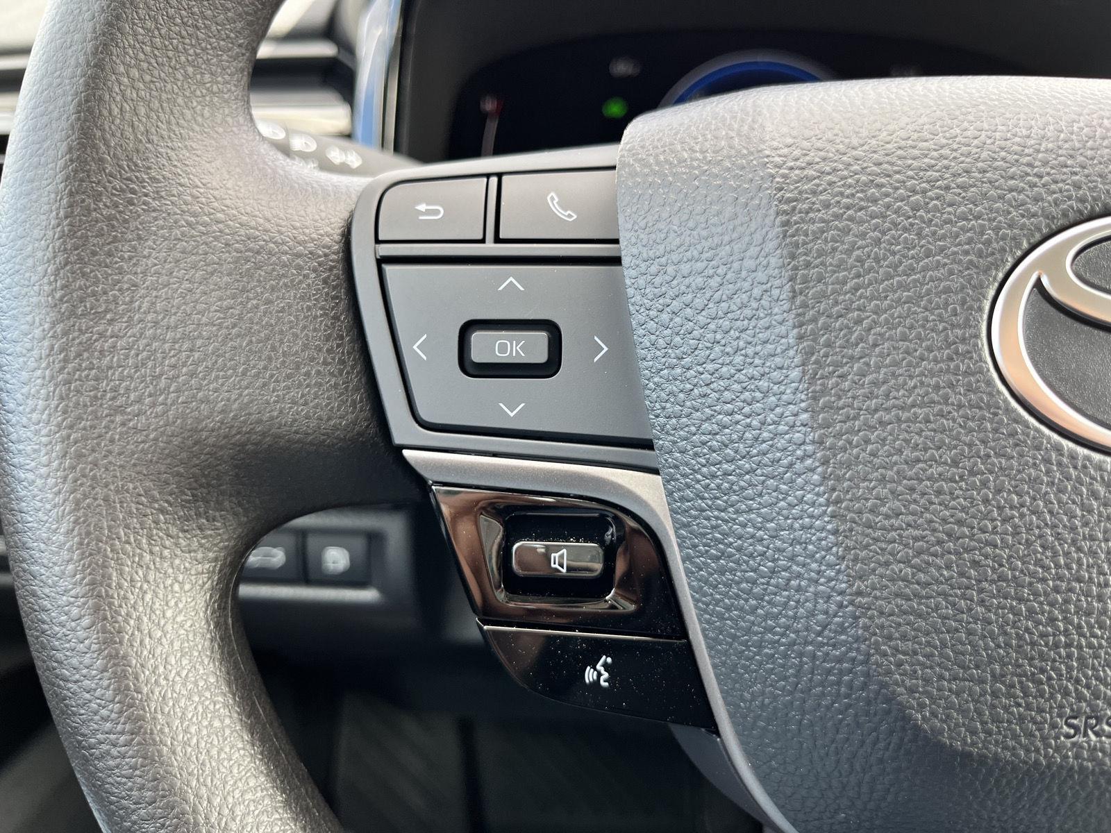 2025 Toyota Camry LE photo 38