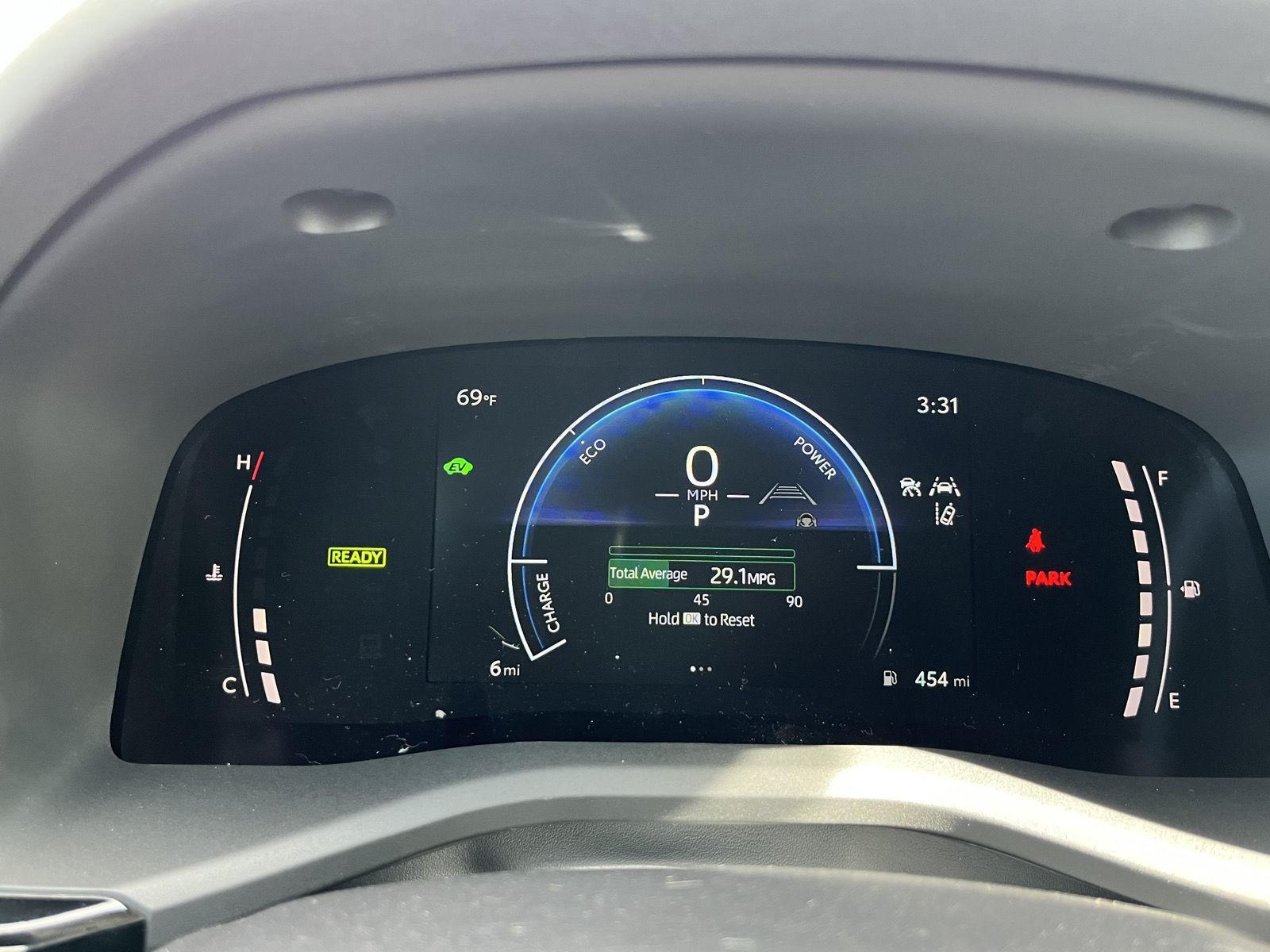 2025 Toyota Camry LE photo 40