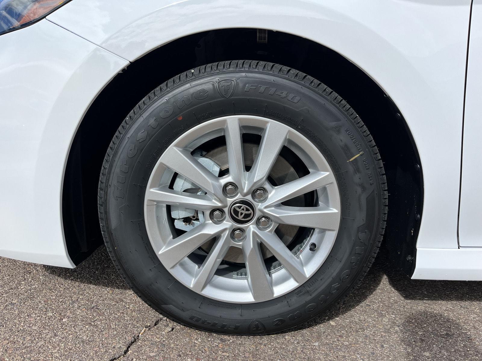 2025 Toyota Camry LE photo 41