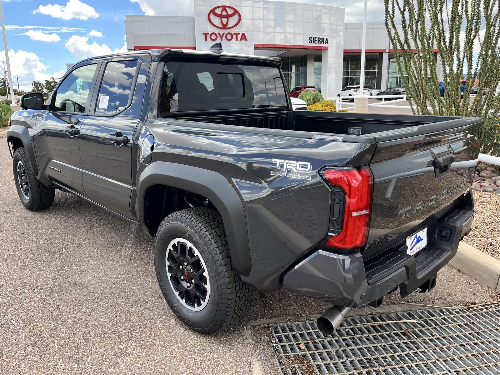2025 Toyota Tacoma TRD Off-Road Double Cab photo 2