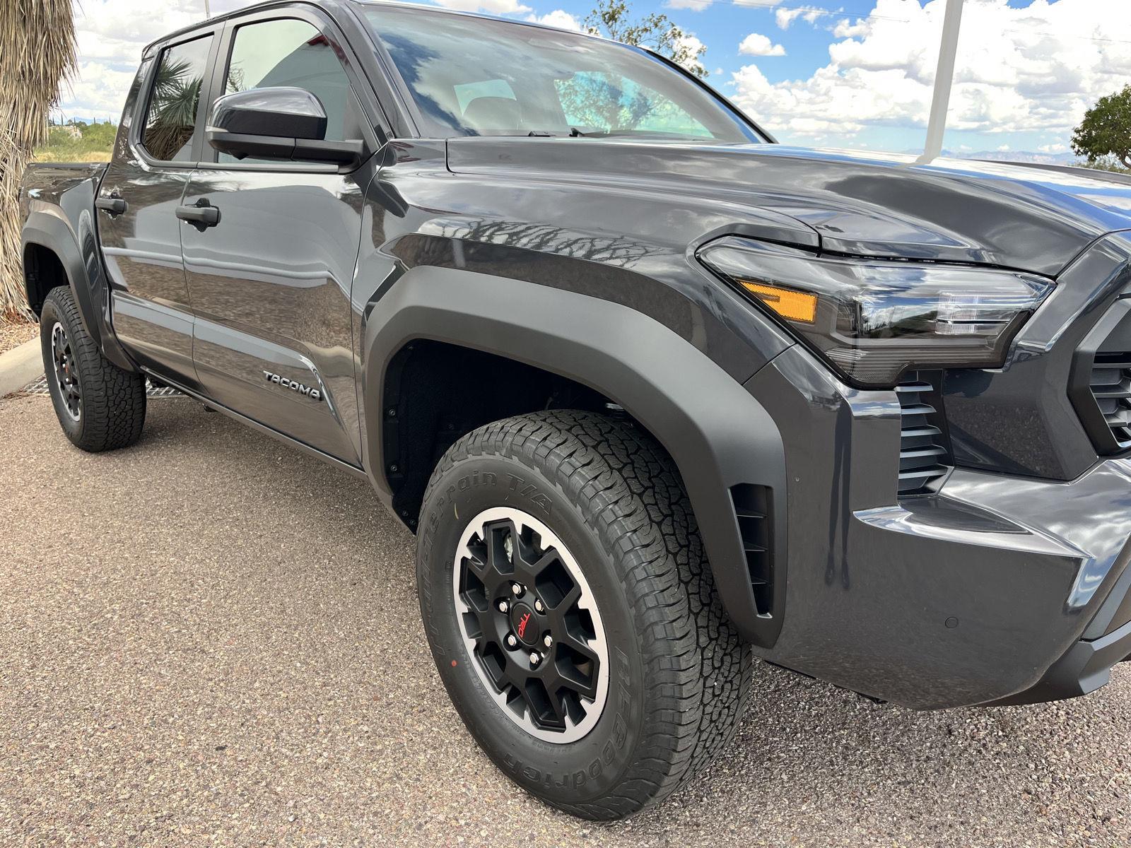 2025 Toyota Tacoma TRD Off-Road Double Cab photo 13