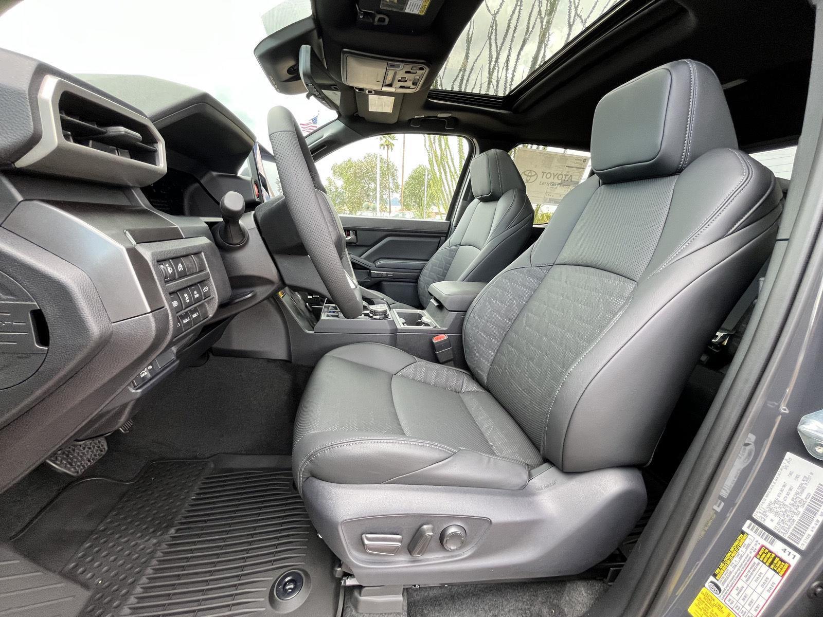 2025 Toyota Tacoma TRD Off-Road Double Cab photo 14