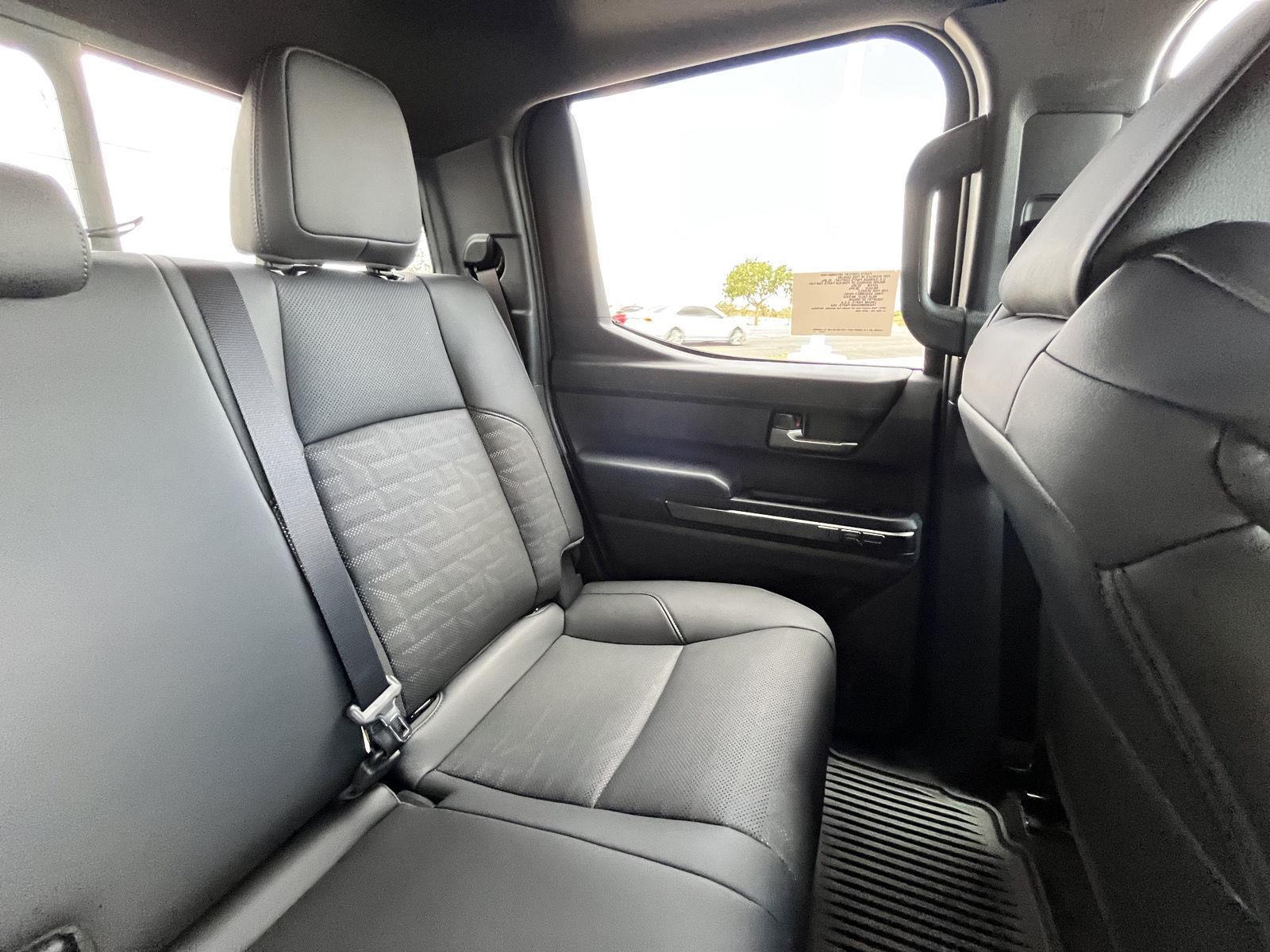 2025 Toyota Tacoma TRD Off-Road Double Cab photo 32