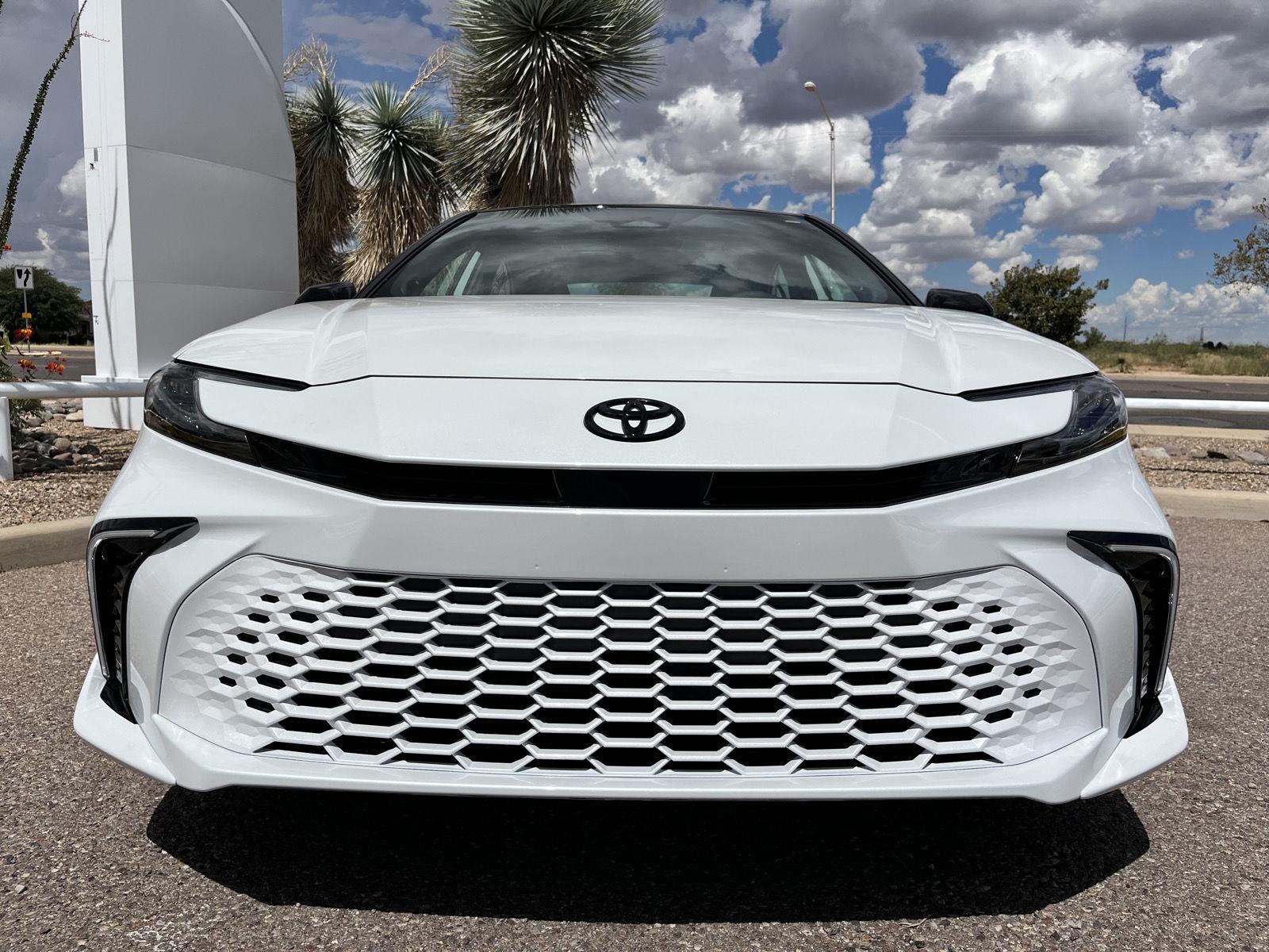2025 Toyota Camry XSE photo 9