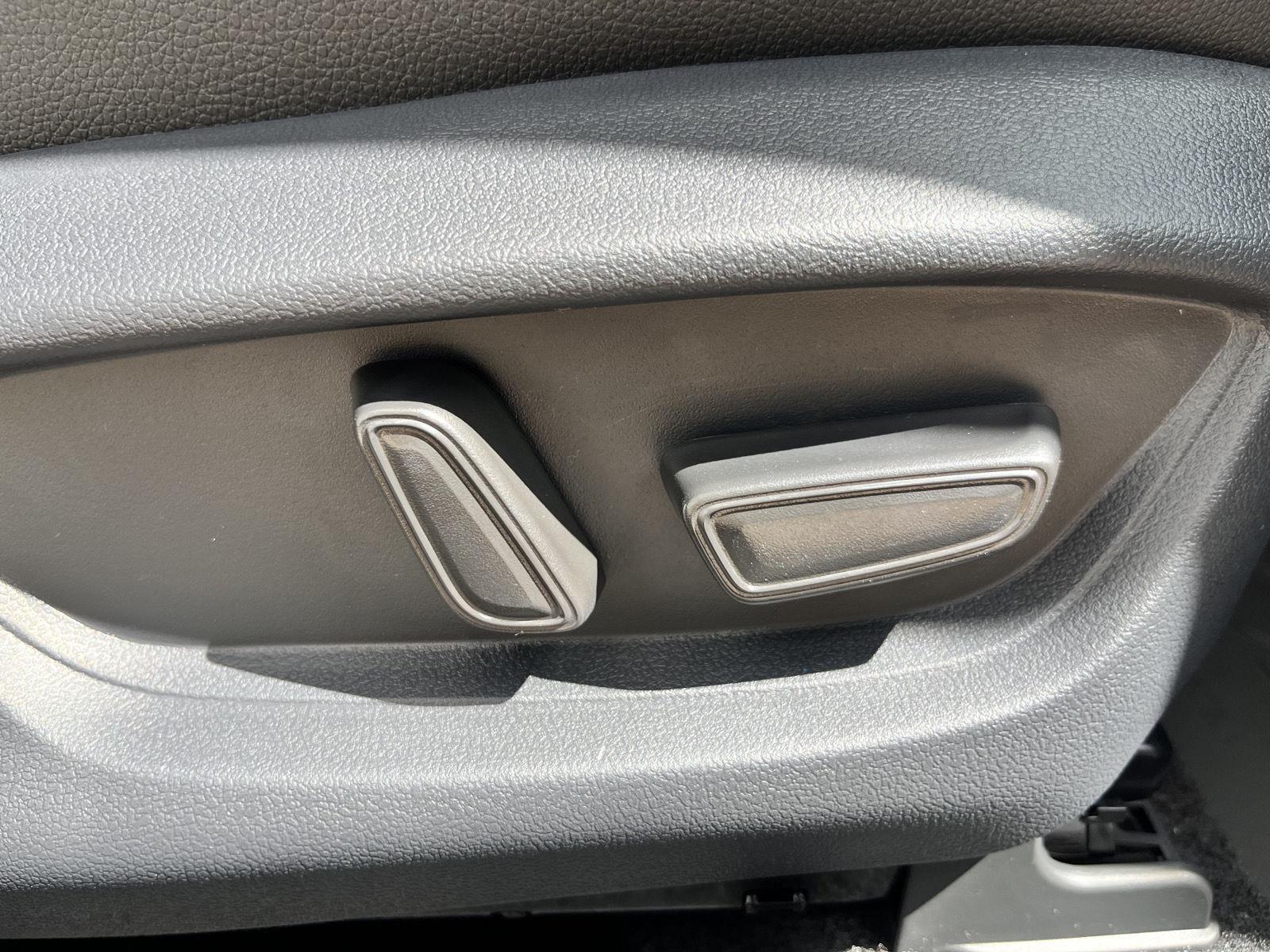 2025 Toyota Camry XSE photo 28