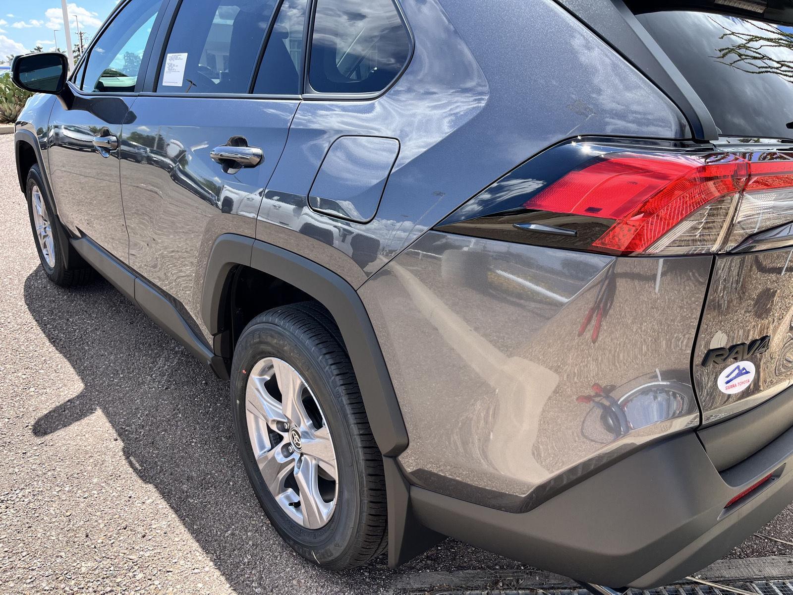 2025 Toyota RAV4 XLE photo 11