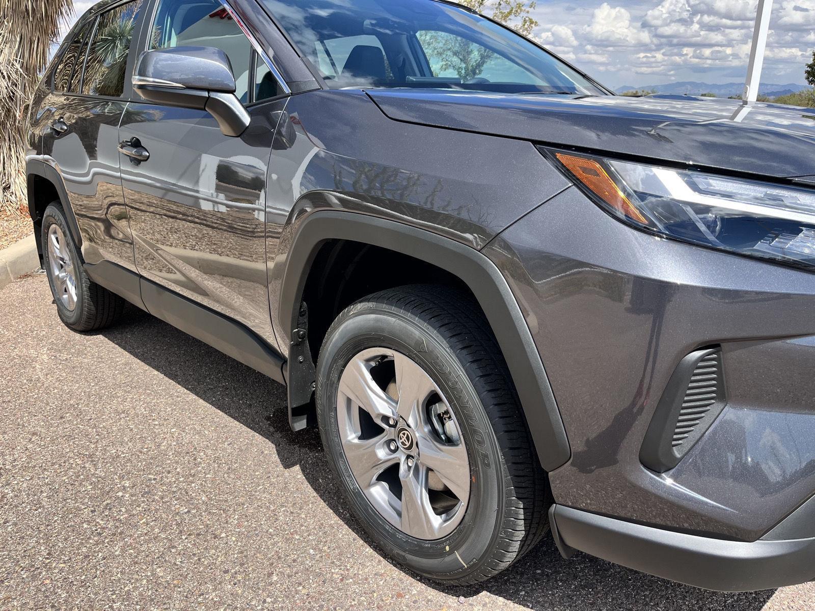 2025 Toyota RAV4 XLE photo 14