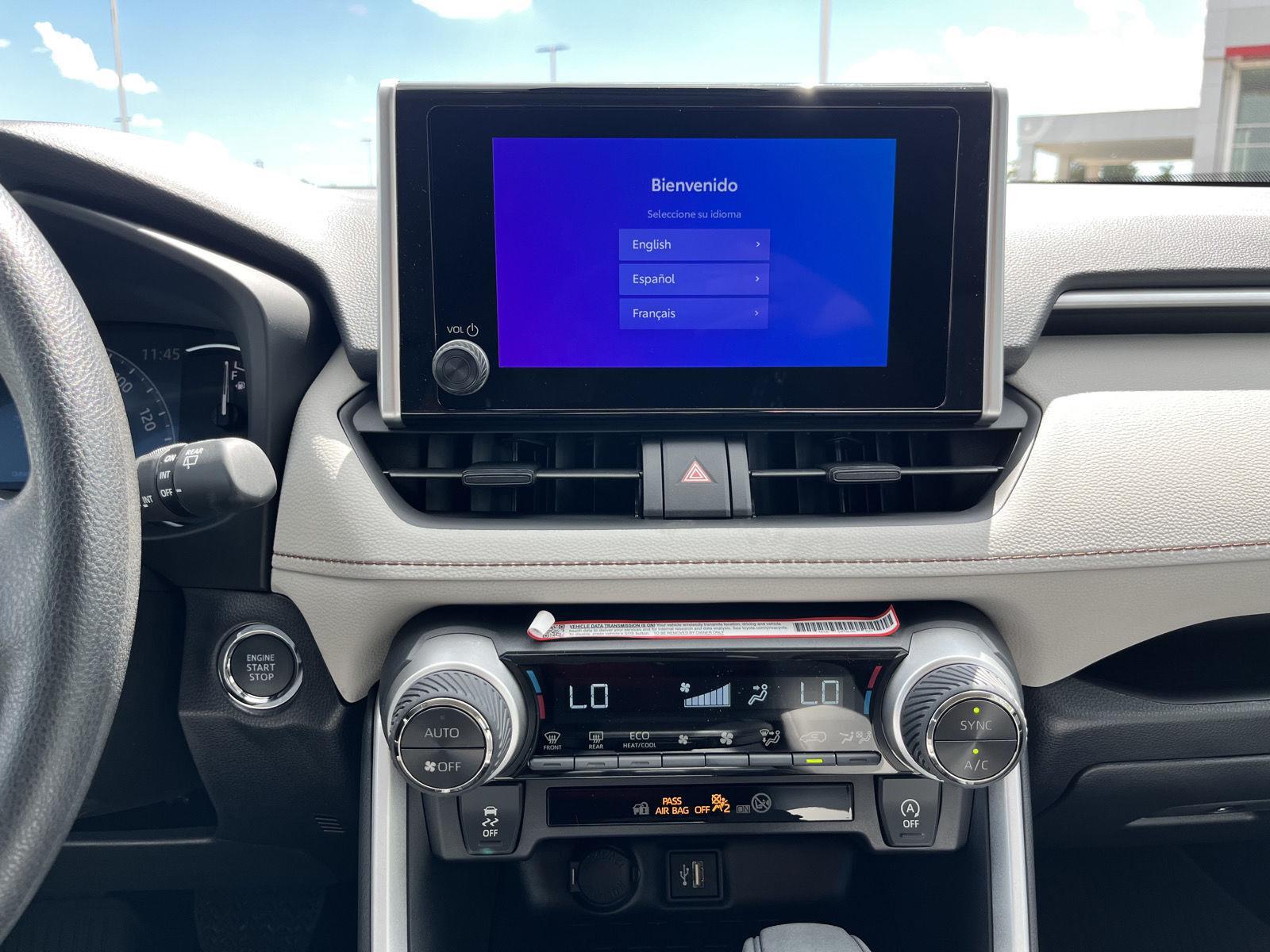 2025 Toyota RAV4 XLE photo 28