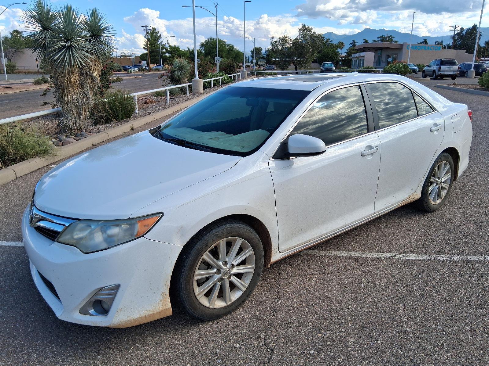 Super White 2014 Toyota Camry Sedan Front-Wheel Drive Automatic