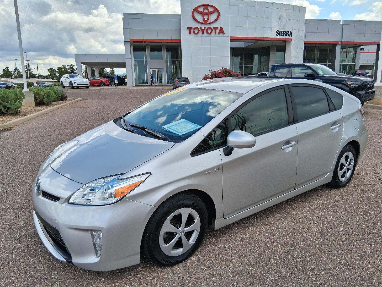 Classic Silver Metallic 2014 Toyota Prius Hatchback Front-Wheel Drive Continuously Variable Transmission