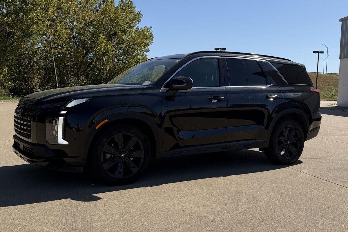 Abyss Black Pearl 2024 Hyundai Palisade SUV / Crossover Front-Wheel Drive Automatic