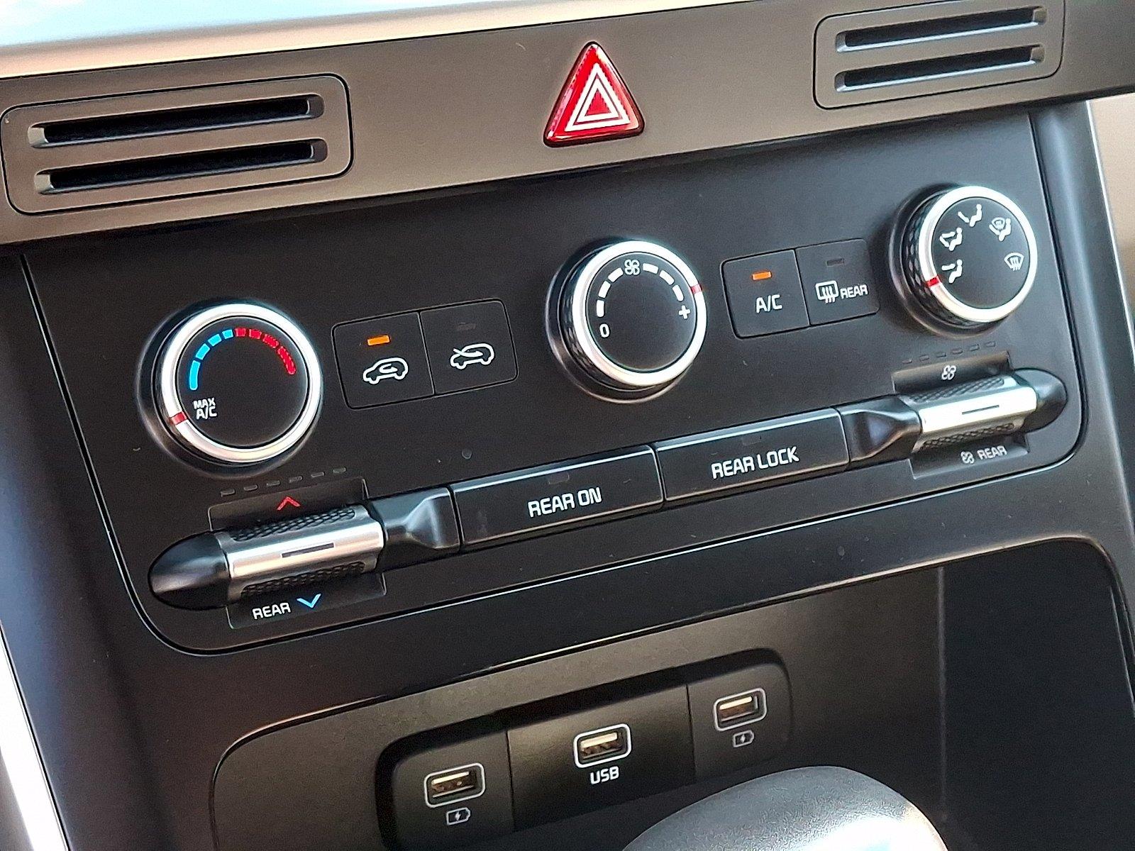 Used 2024 Kia CARNIVAL LX Van