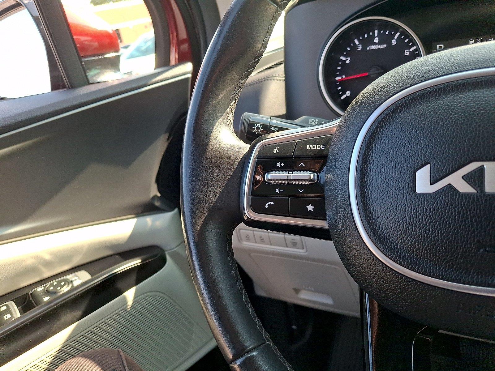 Used 2024 Kia CARNIVAL LX Van