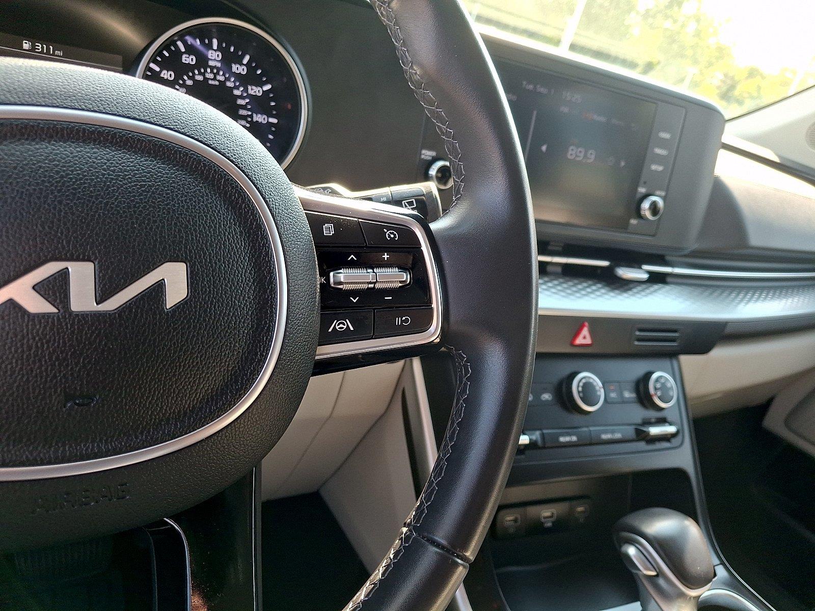 Used 2024 Kia CARNIVAL LX Van