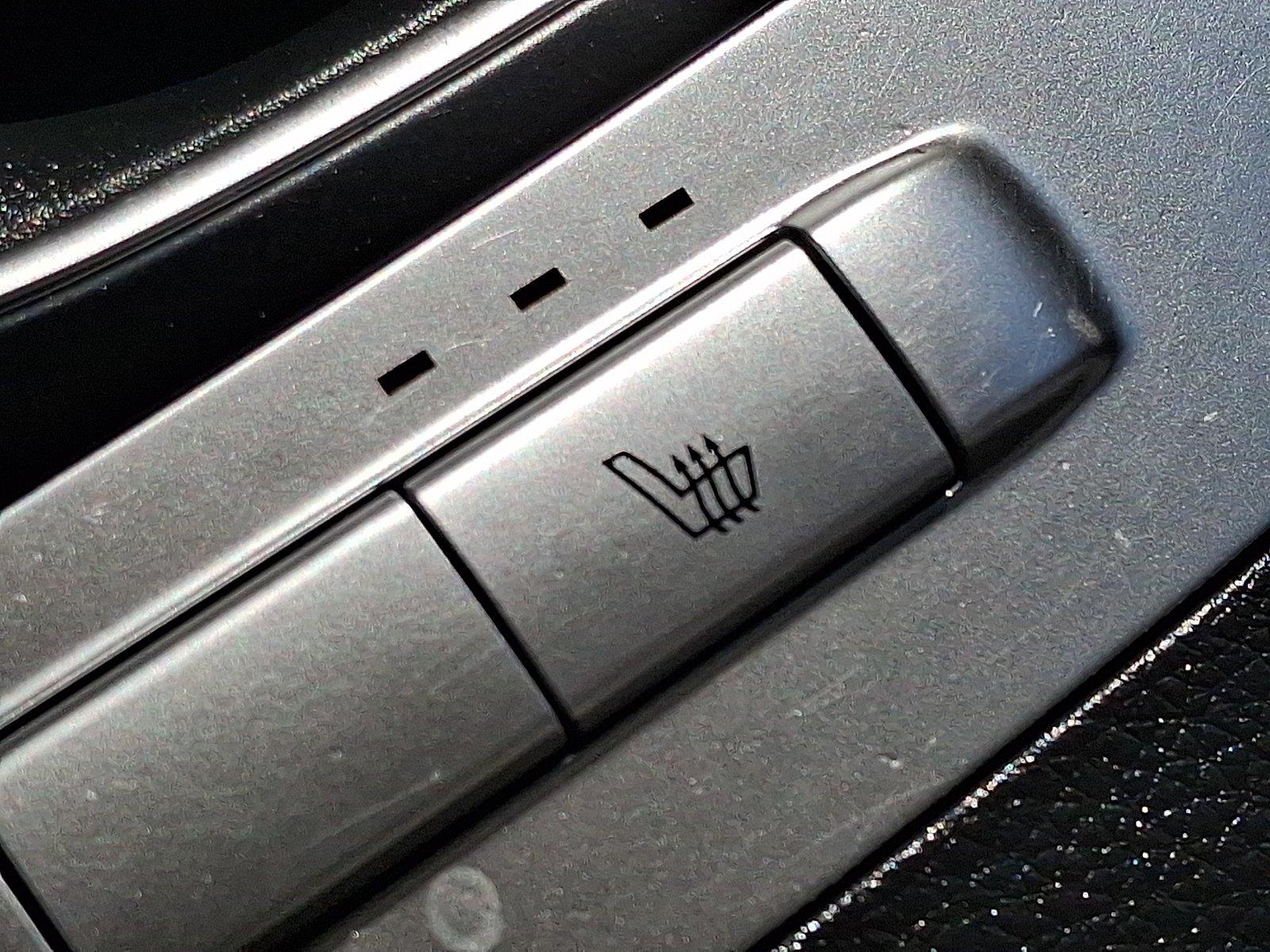 Used 2024 Kia CARNIVAL LX Van